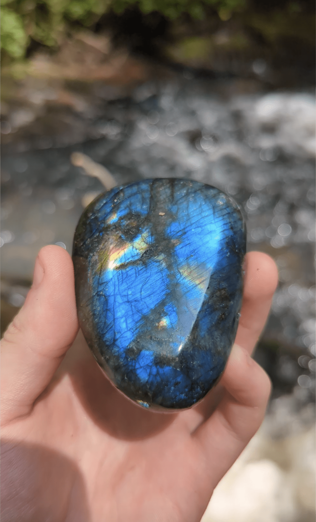 Labradorite Palm Stone image 2